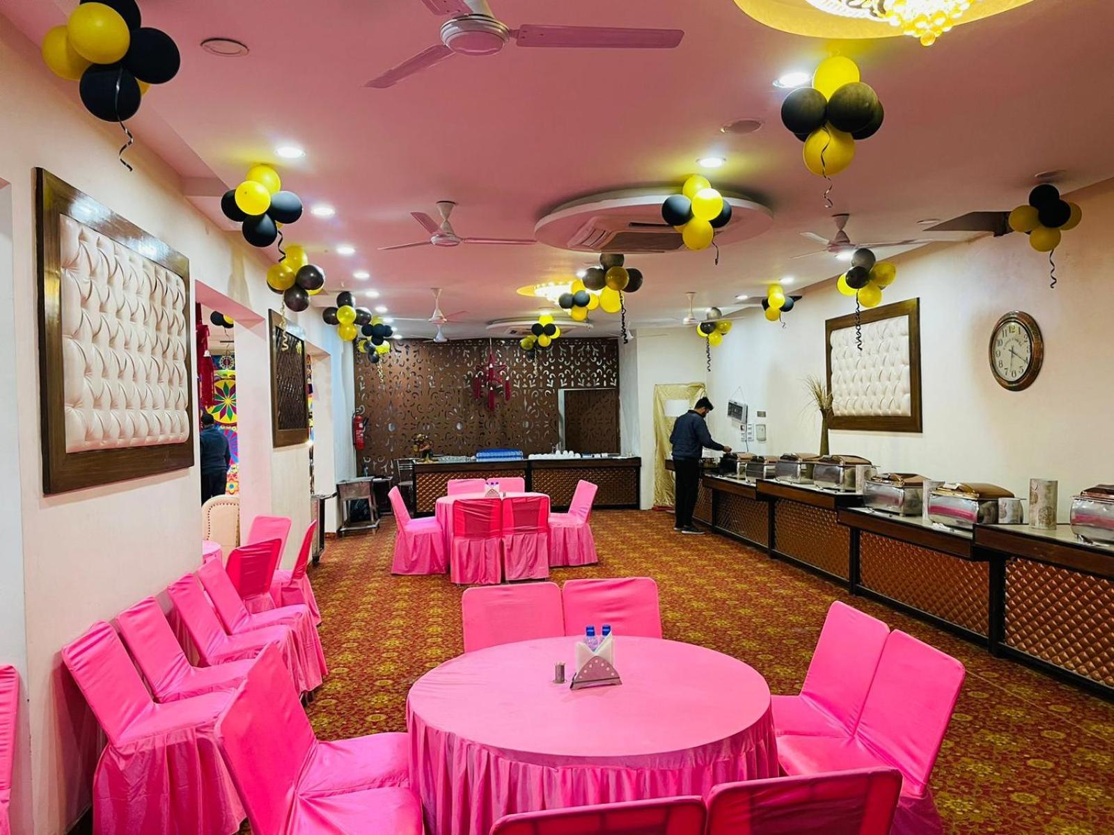 Oyo22115 D广场酒店 Zirakpur 外观 照片