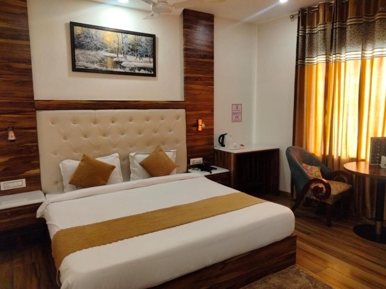 Oyo22115 D广场酒店 Zirakpur 外观 照片