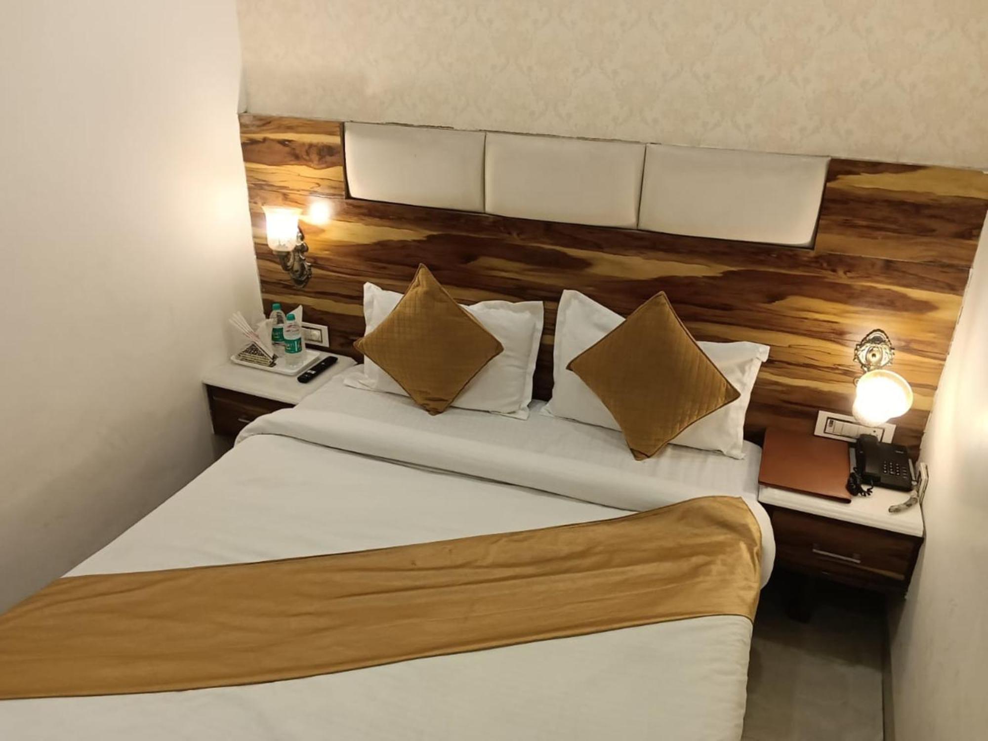 Oyo22115 D广场酒店 Zirakpur 外观 照片