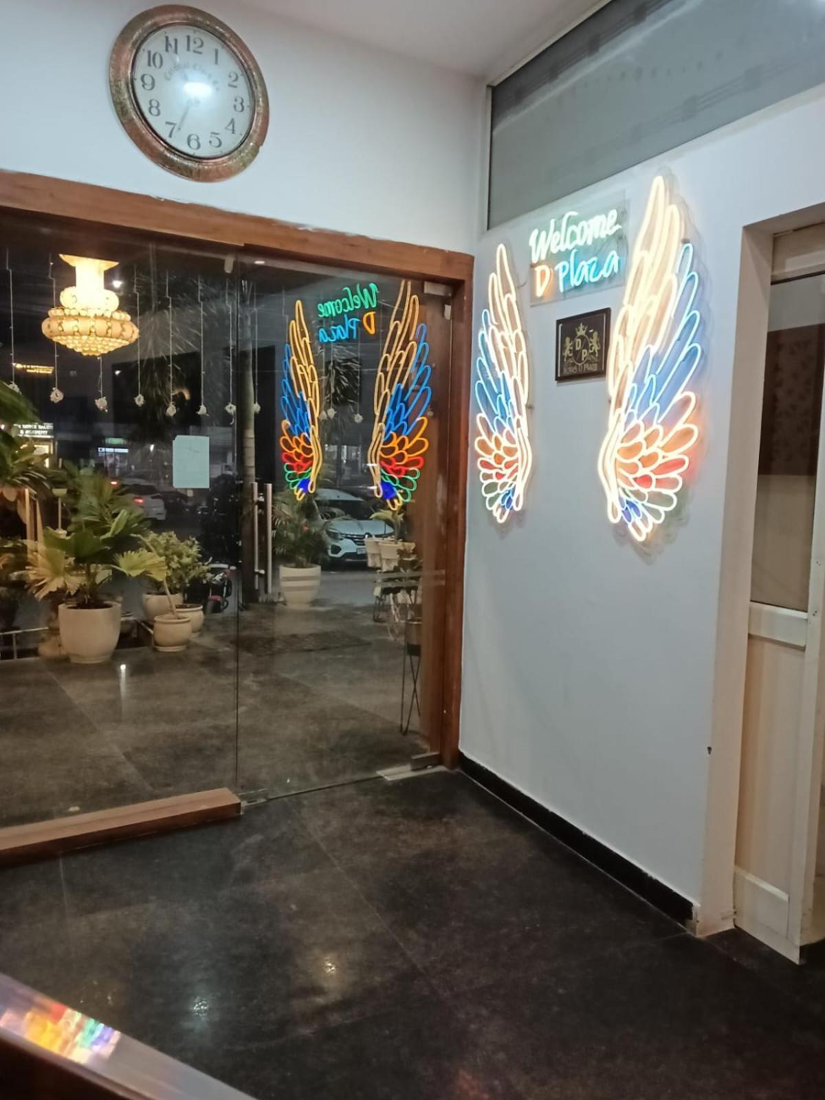 Oyo22115 D广场酒店 Zirakpur 外观 照片