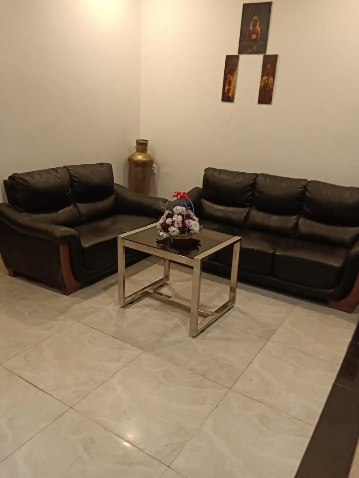Oyo22115 D广场酒店 Zirakpur 外观 照片